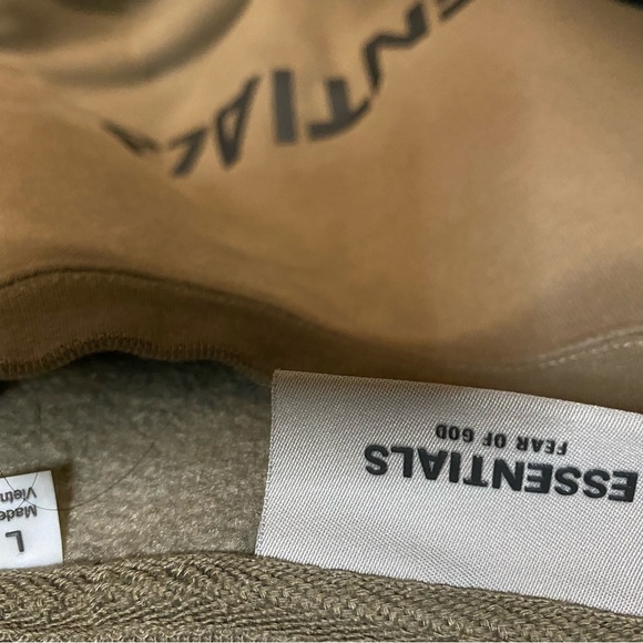 Fear of god essentials size large excellent condition crewneck - Picture 2 of 8